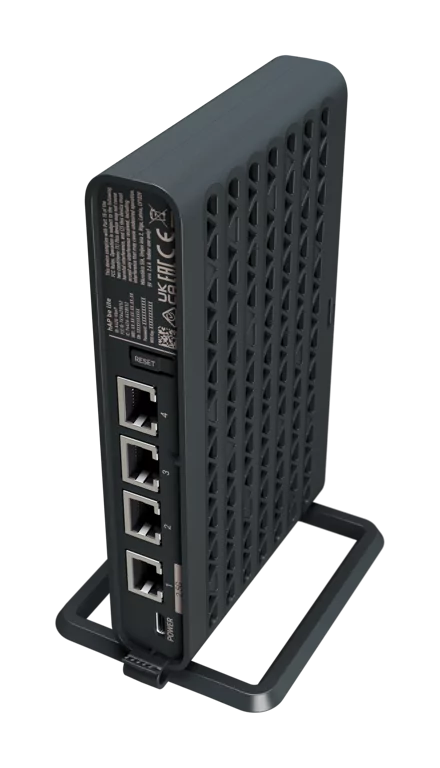Router MikroTik hAP be lite, Wi-Fi 7, doble banda, 3 puertos Gigabit y 1 puerto Ethernet de 2,5 Gigabit.