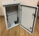 [IFL-IFT-3545-20A] Gabinete para exterior 35x45x20cm, IP65, con accesorios de montaje en poste, sin ventilador. Iflux